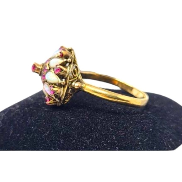 Princess Ring, SZ 9 14KT Yellow Gold Vintage Opal Gemstones, Garnets